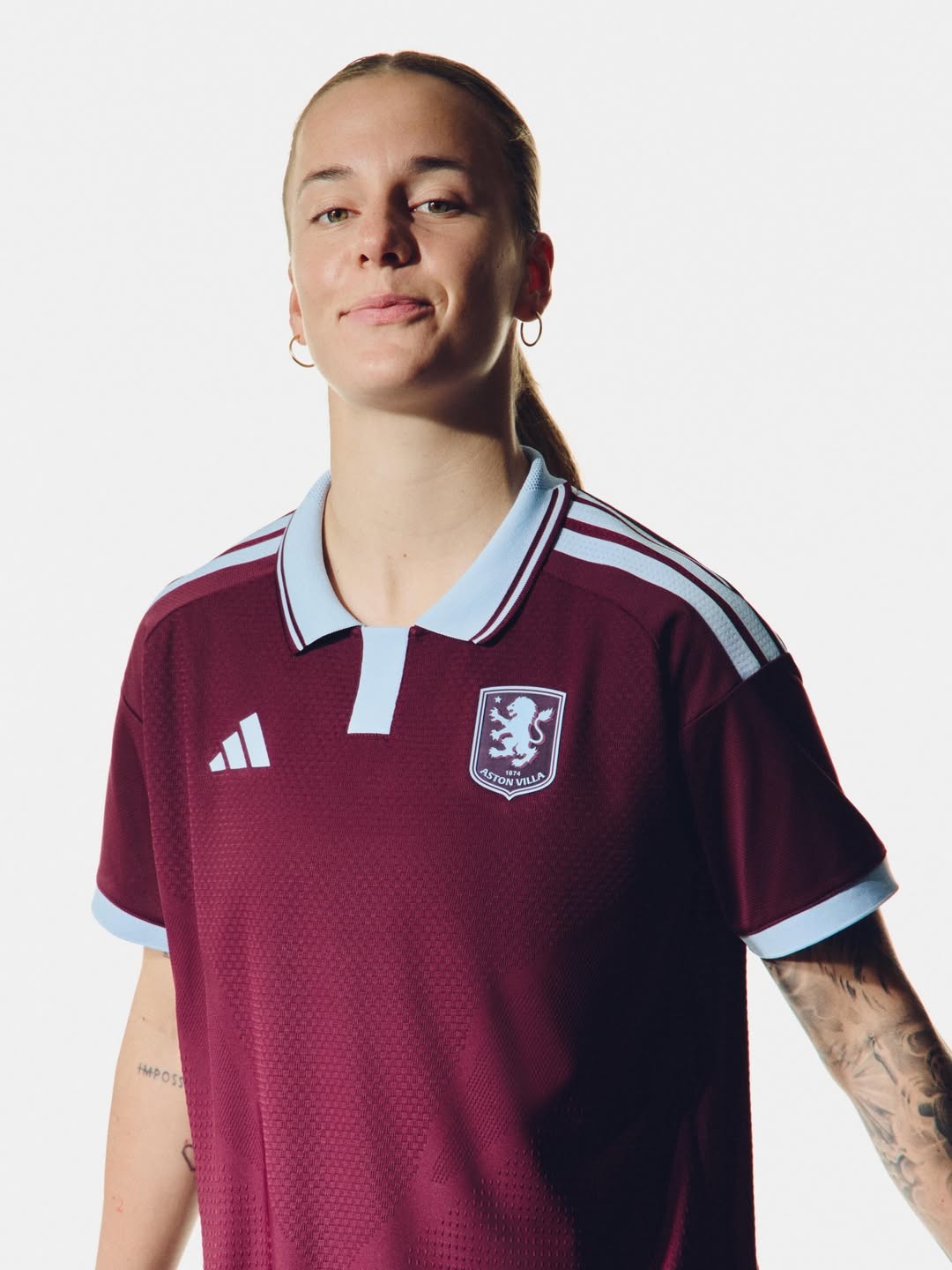 Maillot domicile Aston Villa 2026-2027 inspire du maillot des annees 60