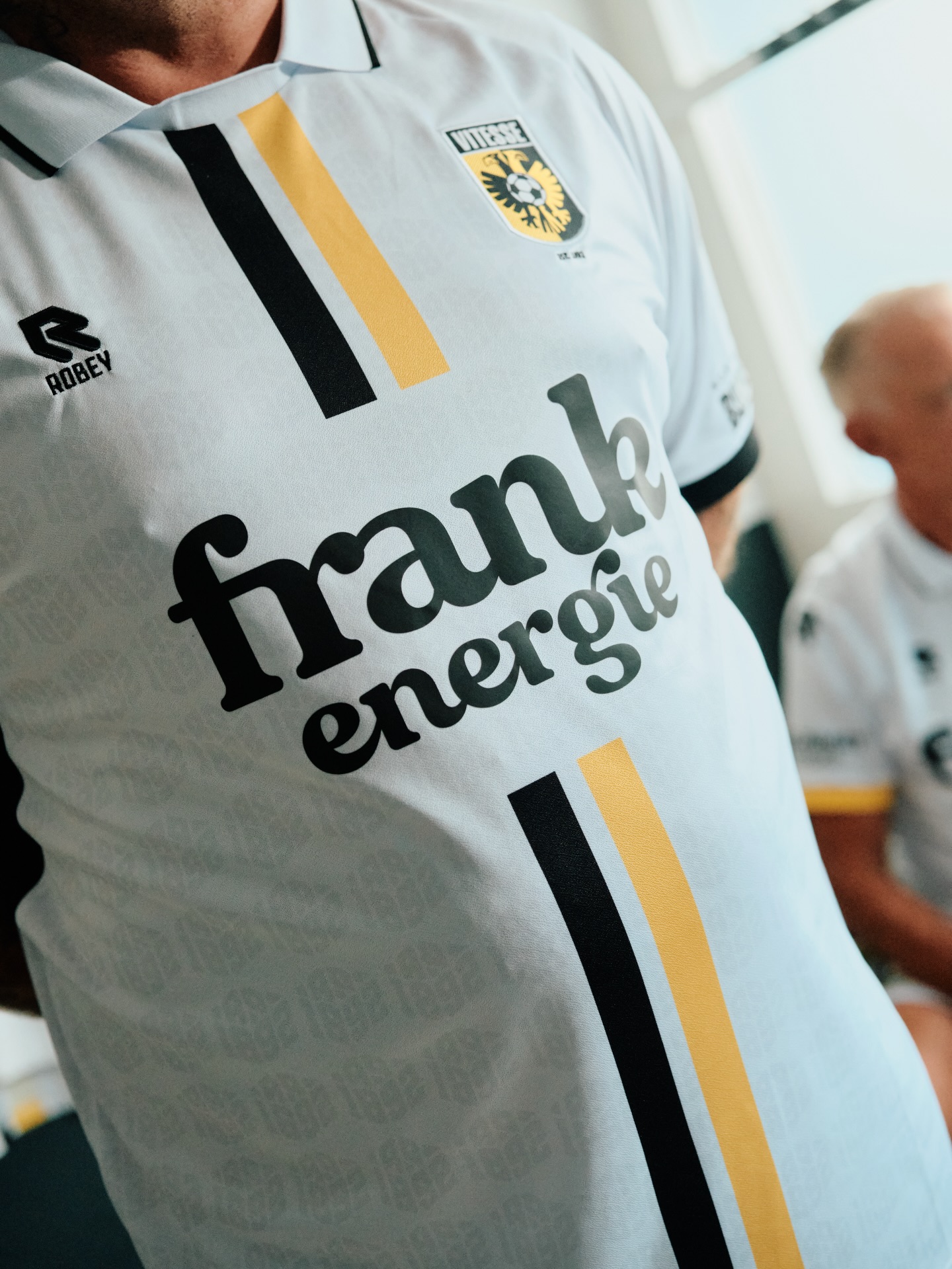 Maillot exterieur du Vitesse 2026-2027 signe Robey