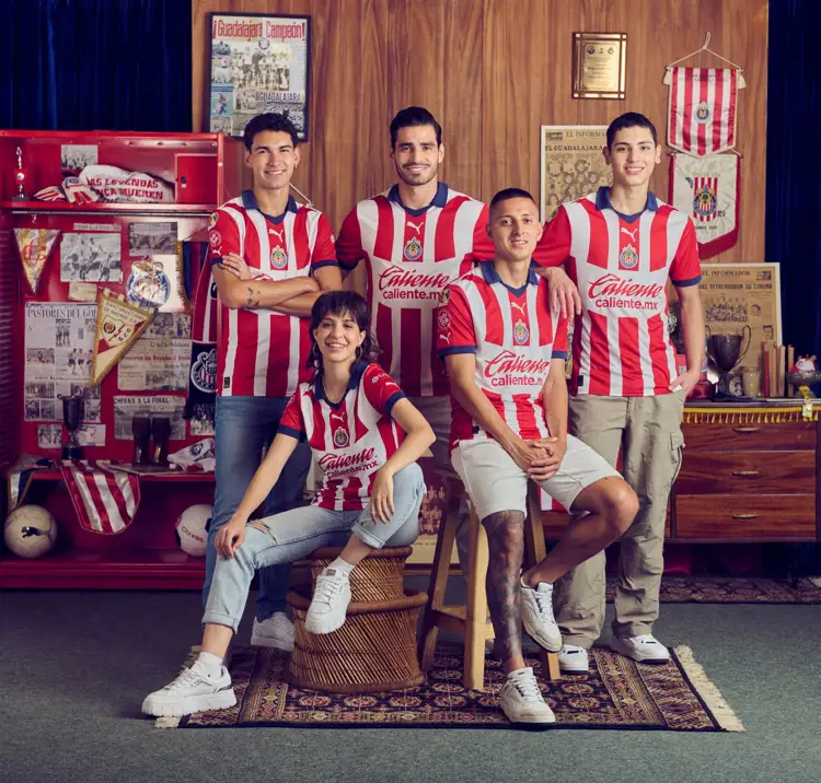 Maillots de football Club Deportivo Guadalajara 2023-2024