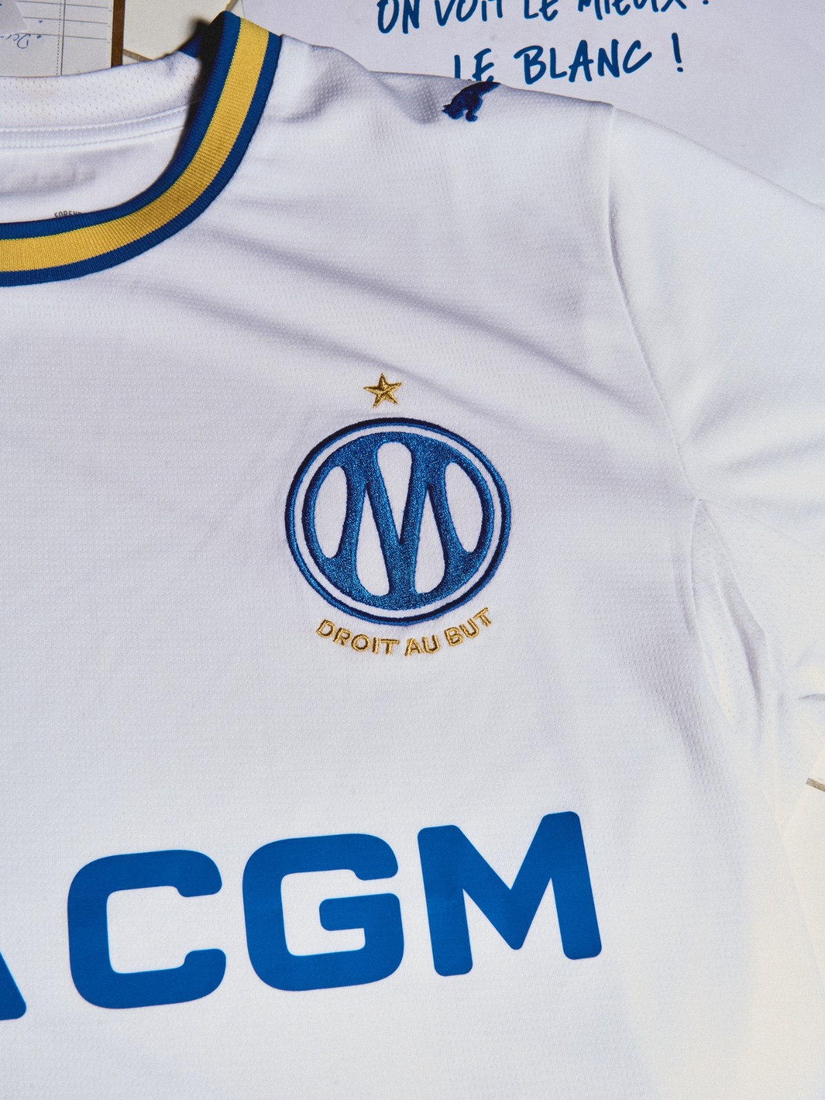 Le maillot domicile de l'Olympique de Marseille 2026-2027 contient le nouveau logo !