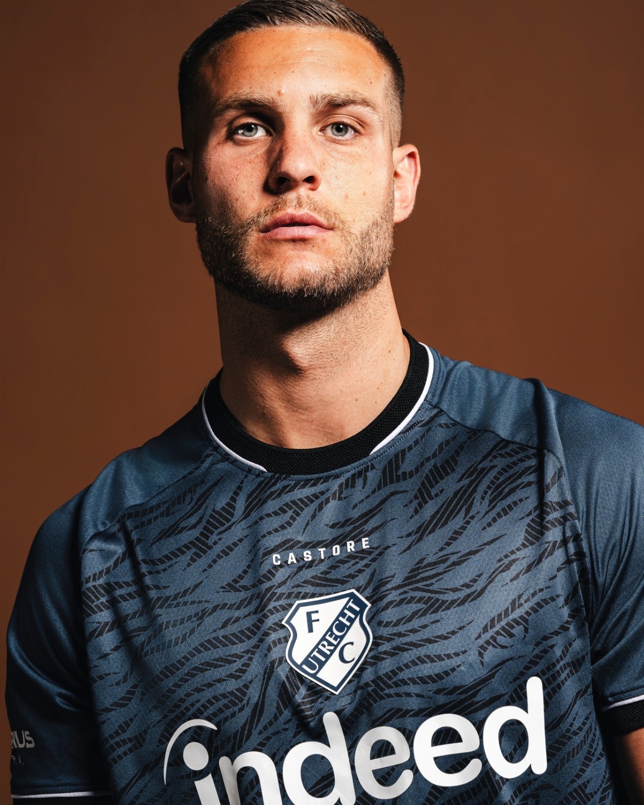 Le maillot extérieur du FC Utrecht 2026-2027 contient un imprimé tigré