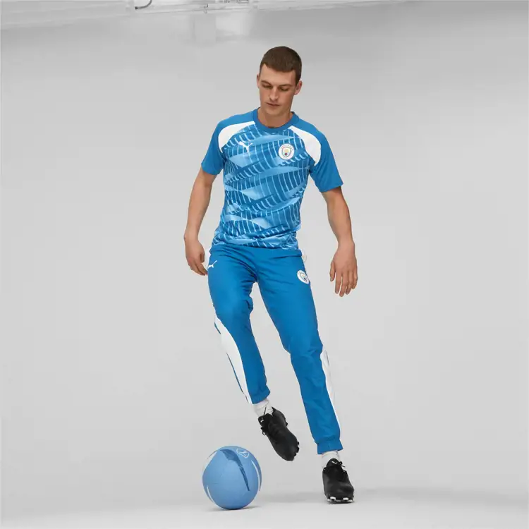 C'est le maillot d'échauffement Manchester City 2023-2024