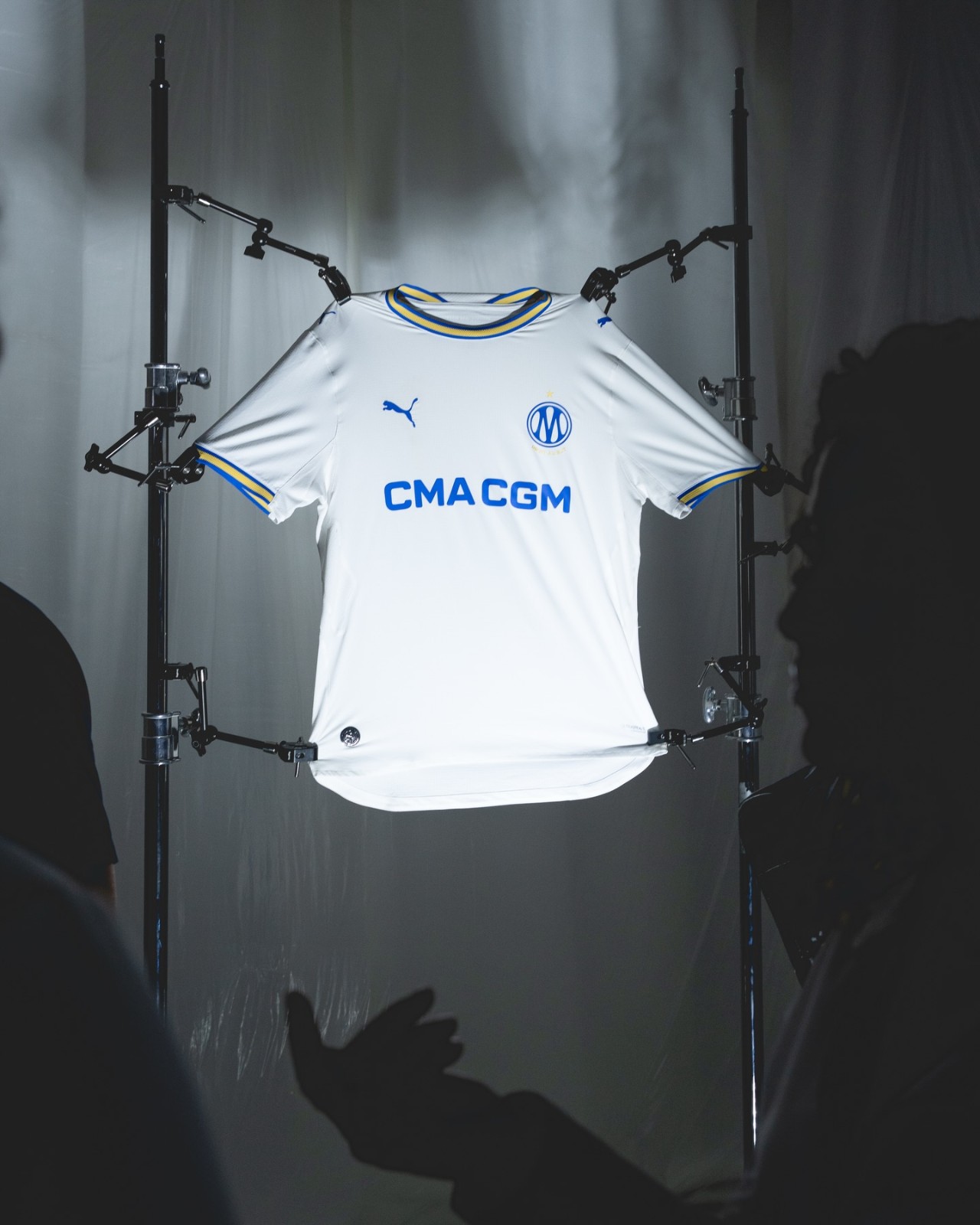 Le maillot domicile de l'Olympique de Marseille 2026-2027 contient le nouveau logo !