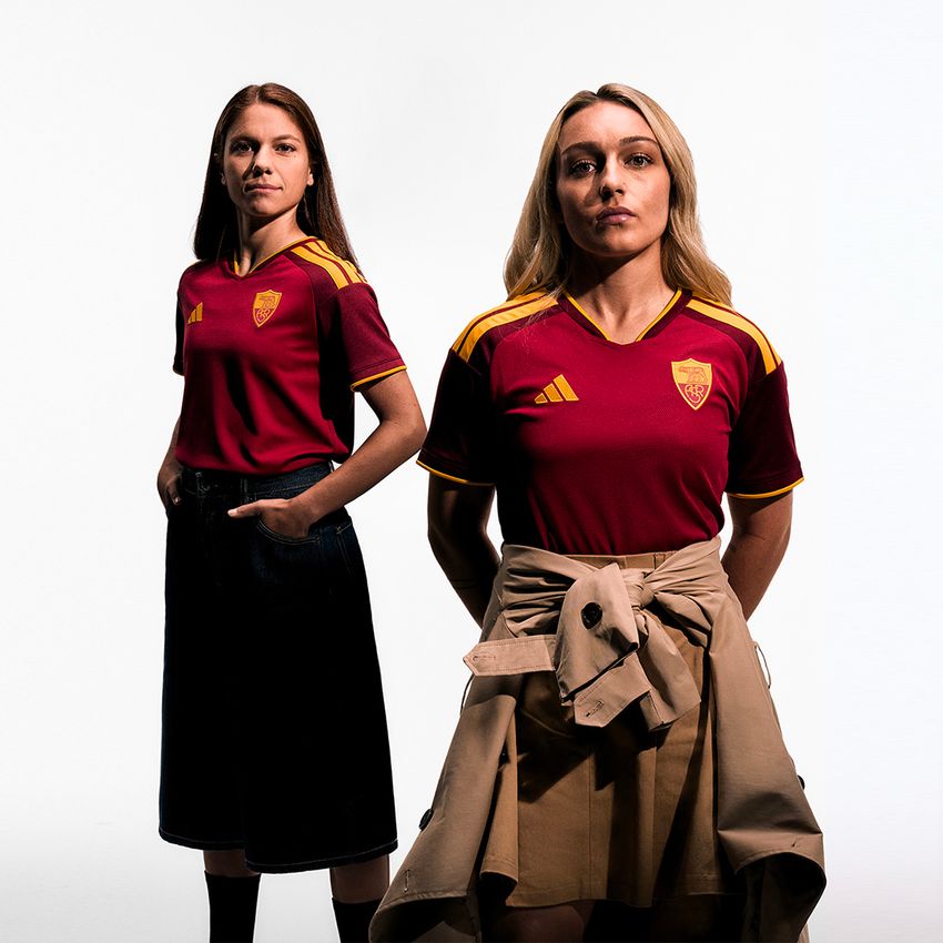 Le maillot domicile de l'AS Roma 2026-2027 respire l'ADN du club