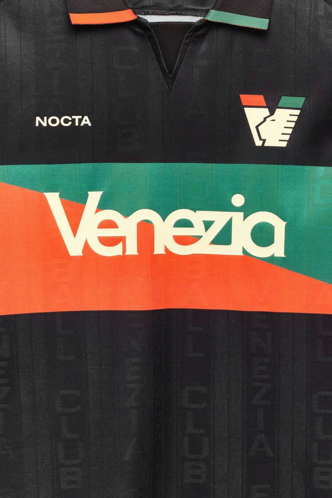 Maillot domicile du Venezia FC 2026-2027 signe NOCTA