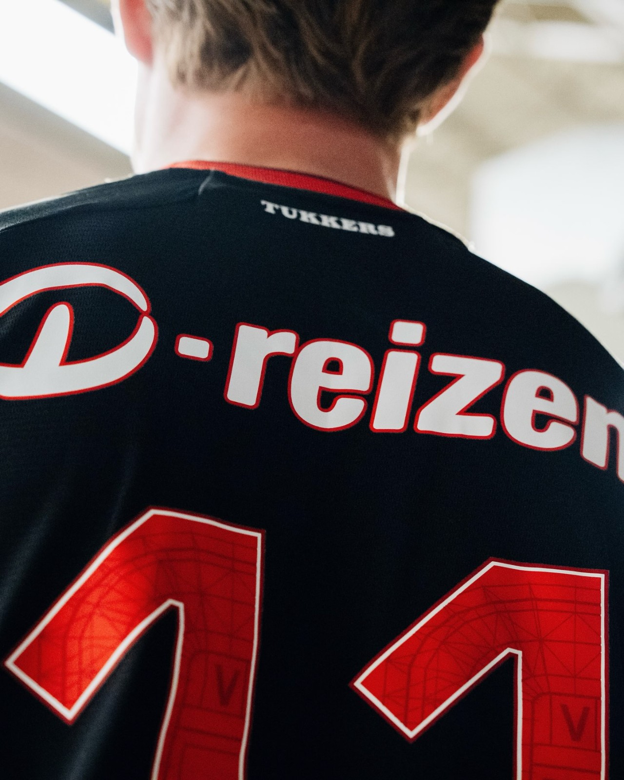 Les maillots du FC Twente 2026-2027 célèbrent le maillot du titre, les supporters en déplacement et Het Diekman