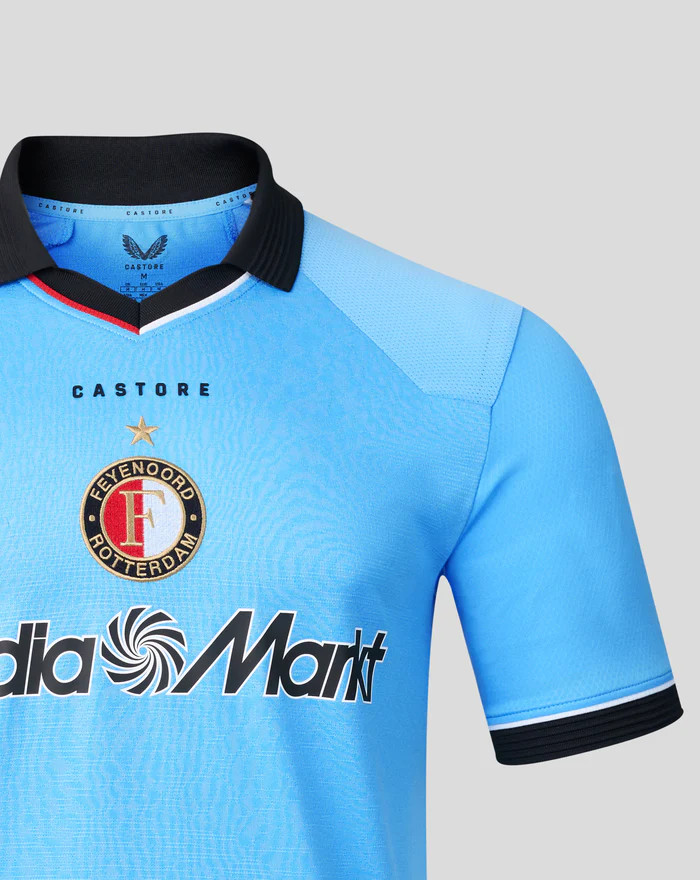 Maillot exterieur du Feyenoord 2026-2027 hommage a la Coupe UEFA 2002