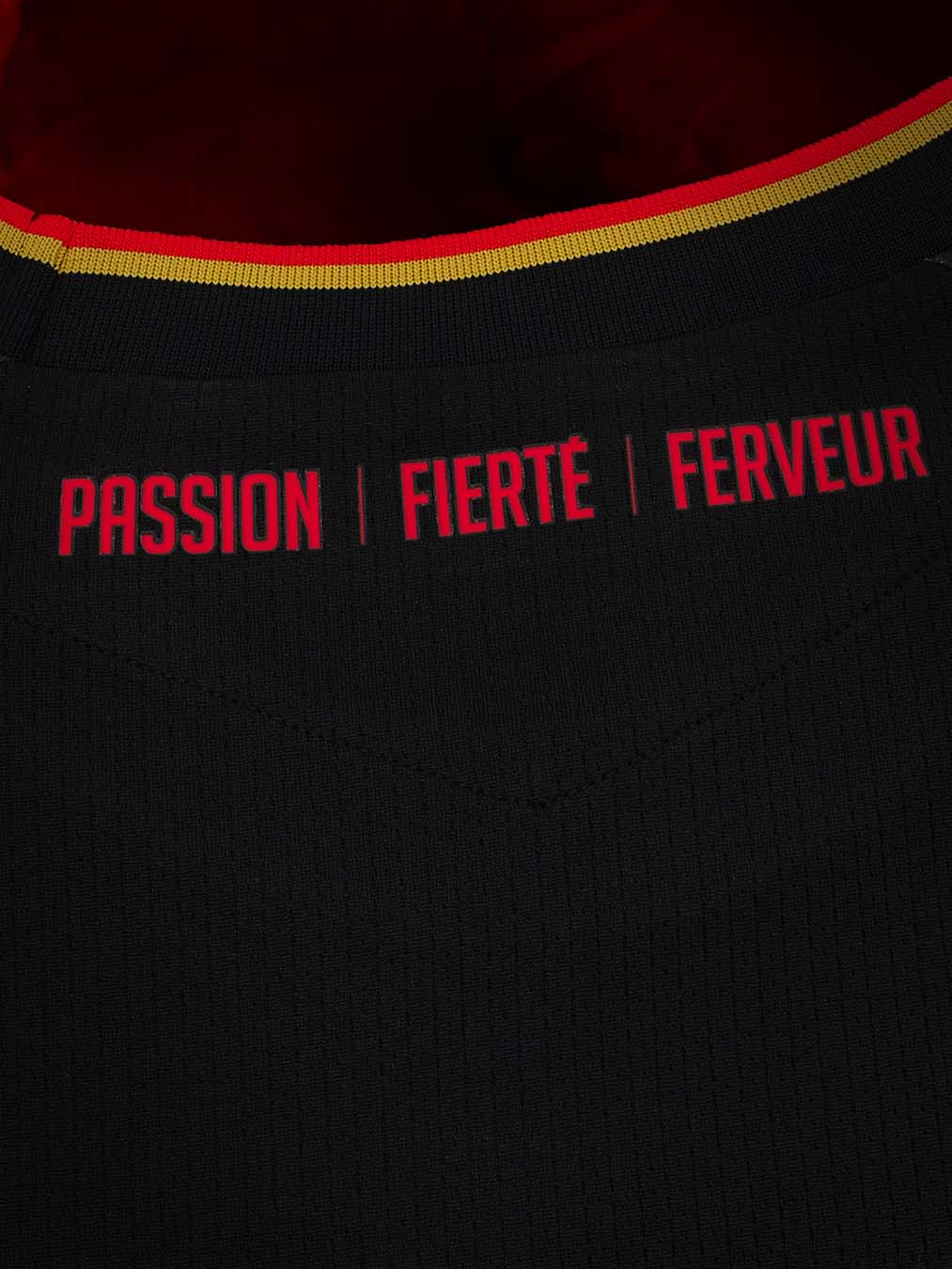 Les maillots du Standard de Liege 2026-2027 ont un look elegant !