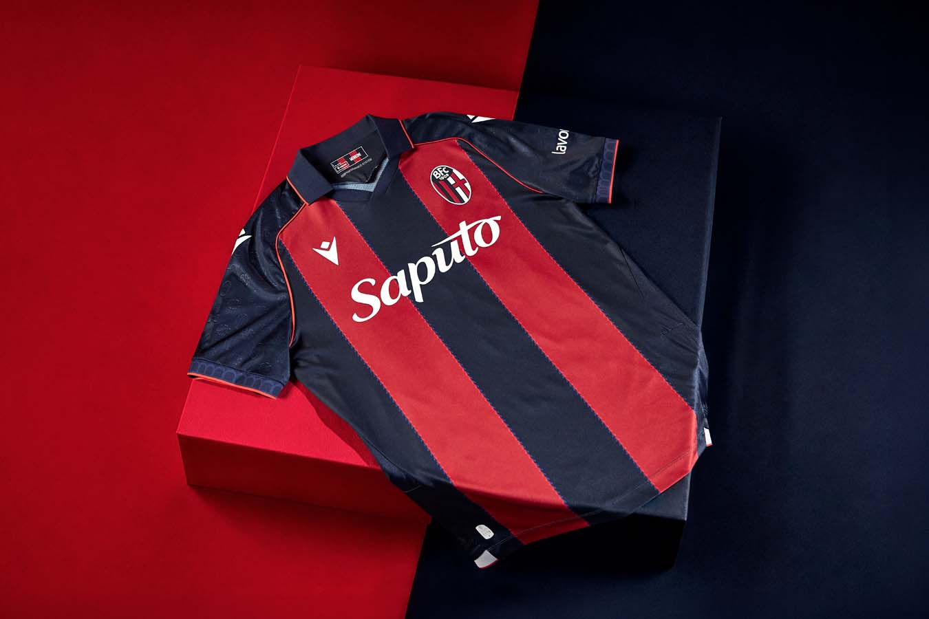 Les maillots du Bologna FC 2026-2027 en hommage au Stadio Renato Dall'Ara