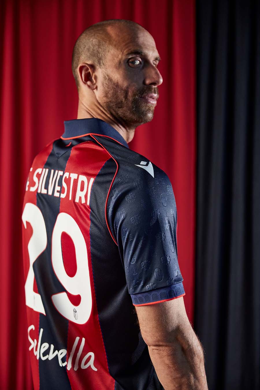 Les maillots du Bologna FC 2026-2027 en hommage au Stadio Renato Dall'Ara