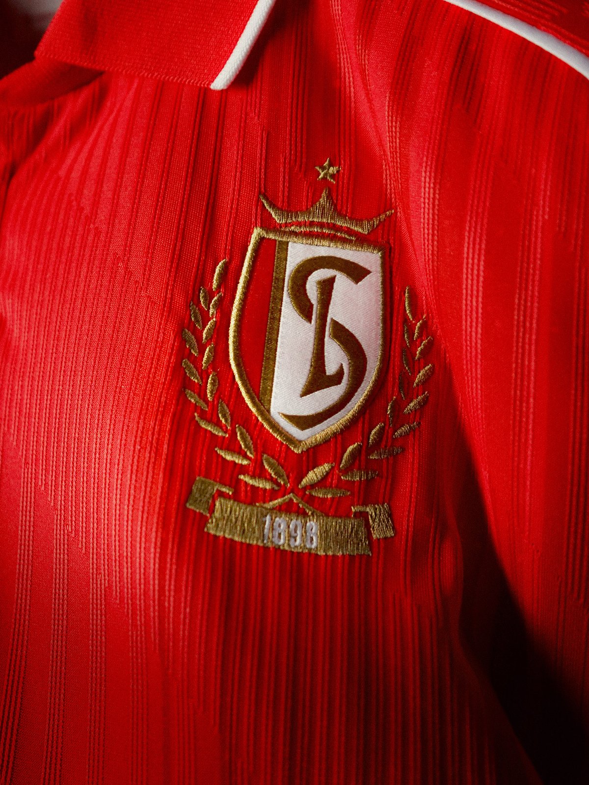 Les maillots du Standard de Liege 2026-2027 ont un look elegant !