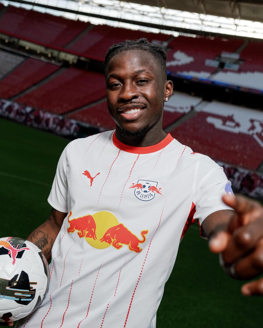 Maillot domicile Red Bull Leipzig 2026-2027 inspiré du stade