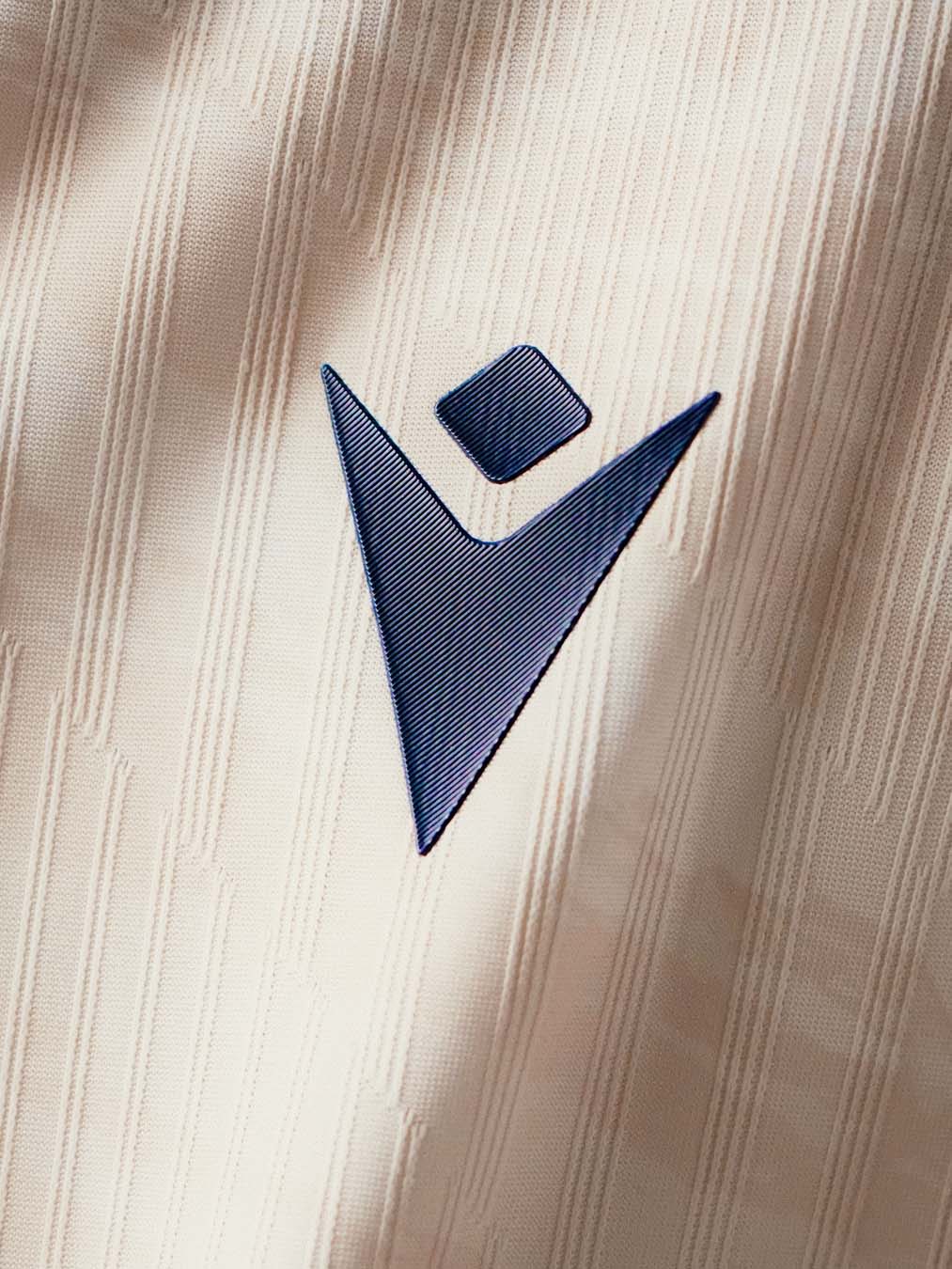 Les maillots du TSG Hoffenheim 2026-2027 signés Macron