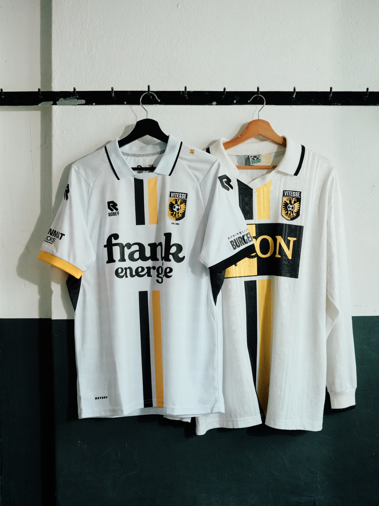 Maillot exterieur du Vitesse 2026-2027 signe Robey