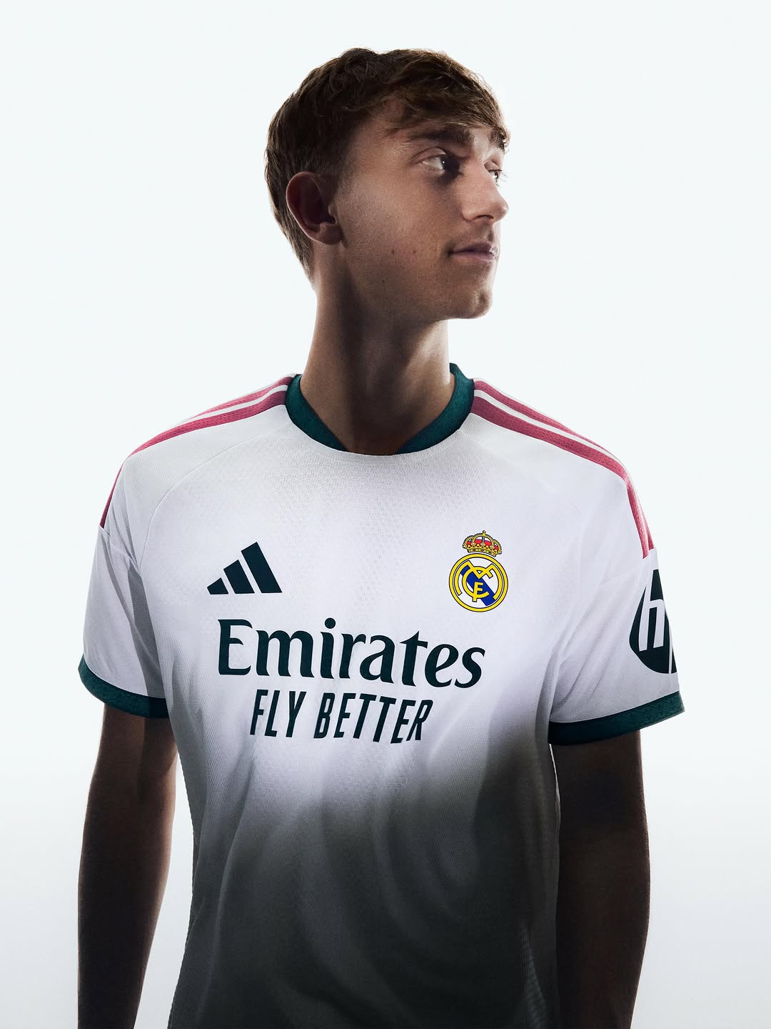 Maillot domicile Real Madrid 2026-2027 hommage au logo !