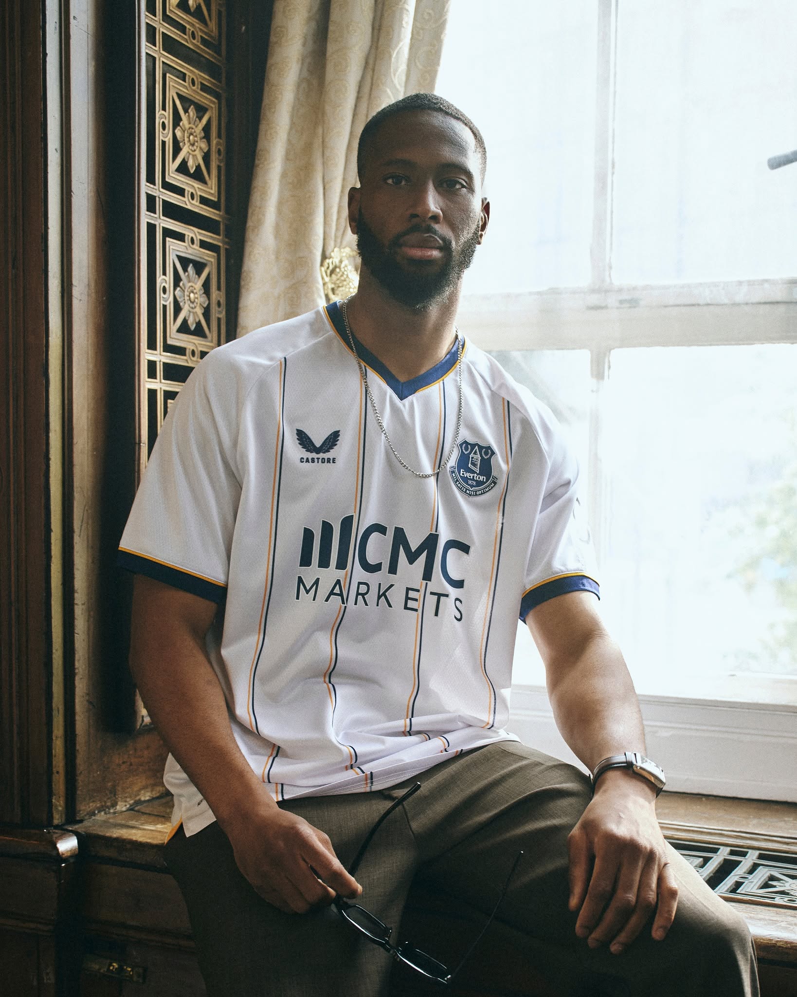 Les maillots d'Everton 2026-2027 ouvrent une nouvelle ère !