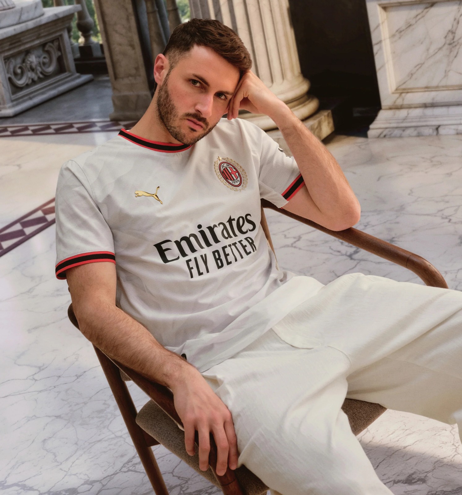 Le maillot extérieur du Milan AC 2026-2027 inspiré par la résilience