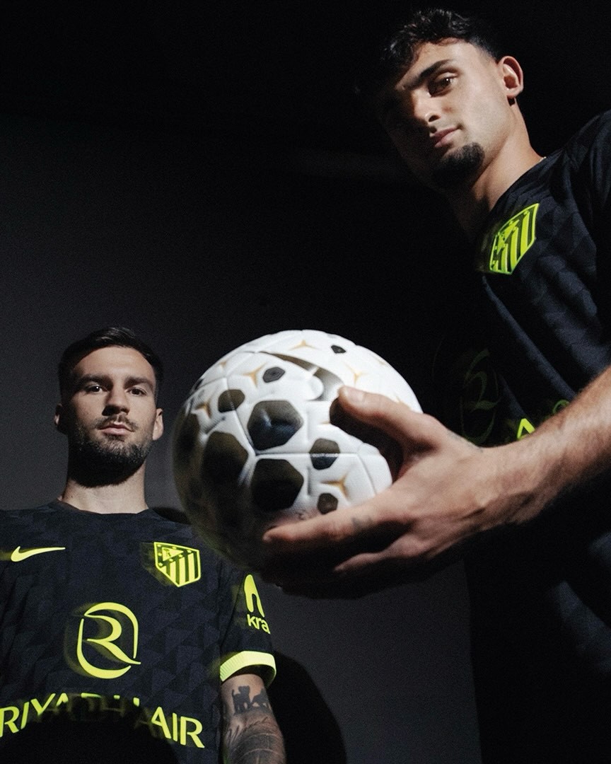 Maillot extérieur Atletico Madrid 2026-2027 inspiré par la vie nocturne