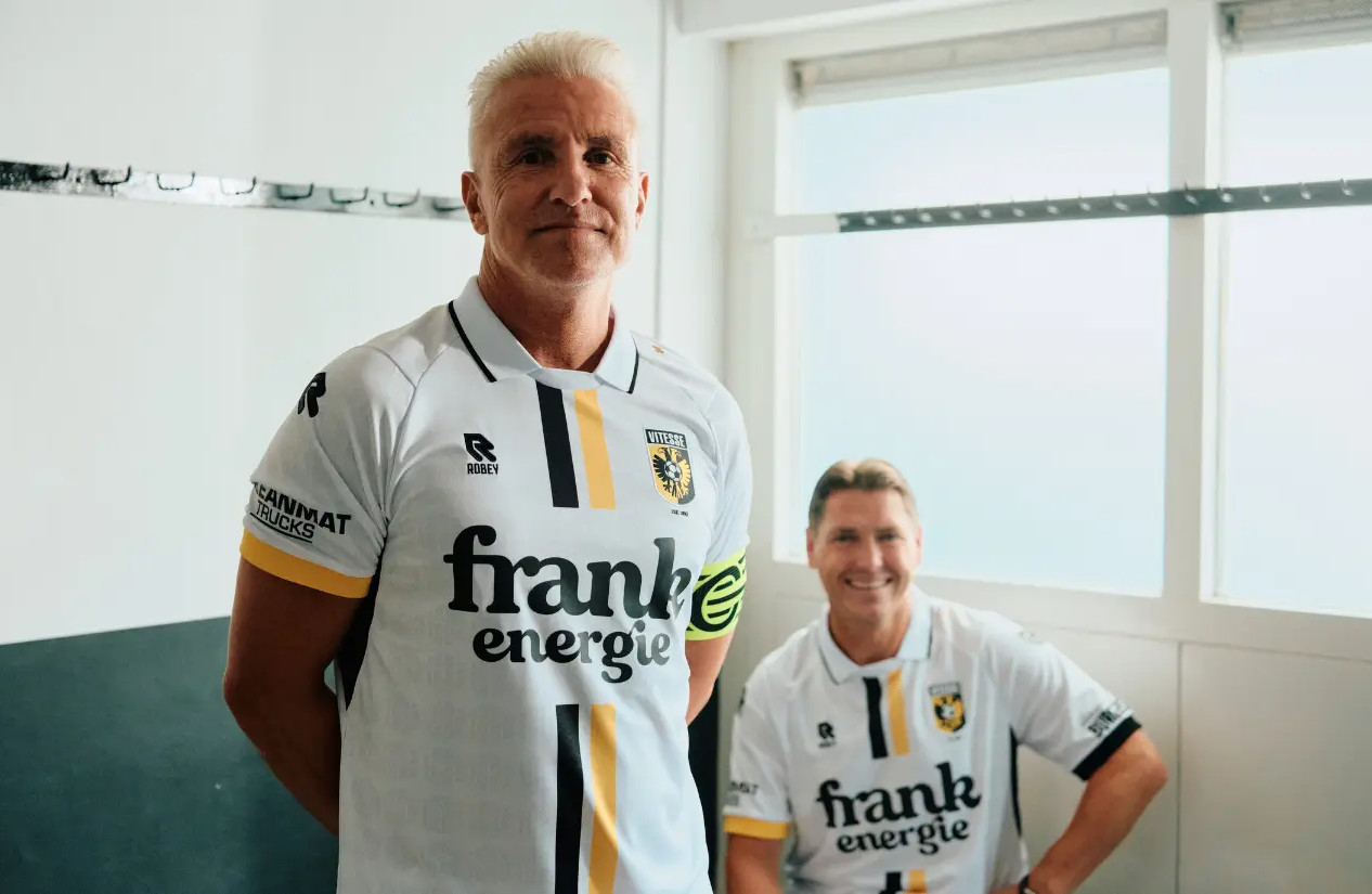 Maillot exterieur du Vitesse 2026-2027 signe Robey