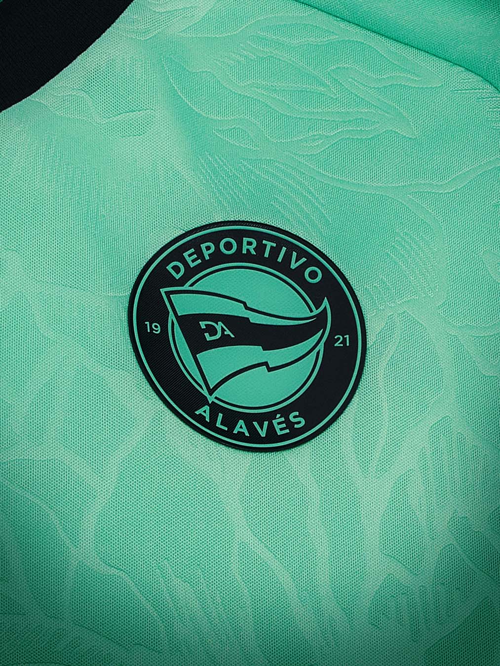 Voici les maillots du Deportivo Alavés 2026-2027 de Macron