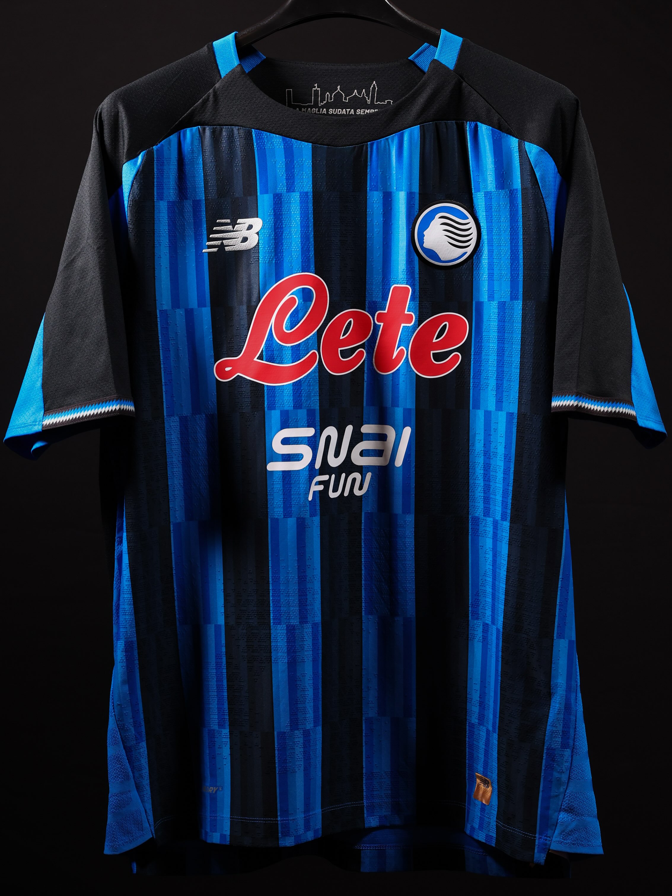 Maillot domicile de l Atalanta Bergame 2026-2027 signe New Balance