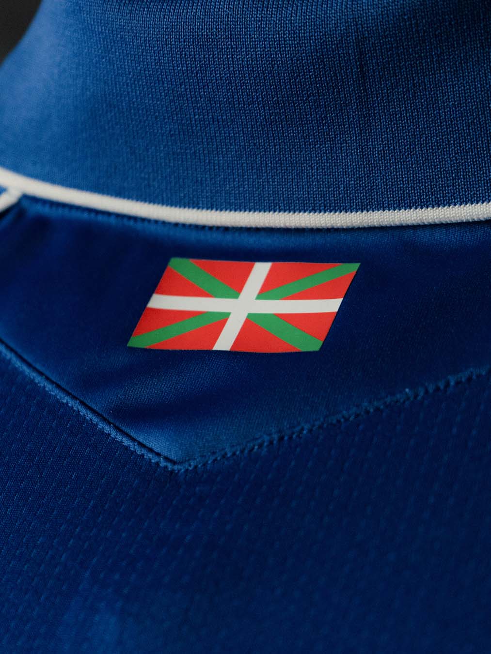 Voici les maillots du Deportivo Alavés 2026-2027 de Macron