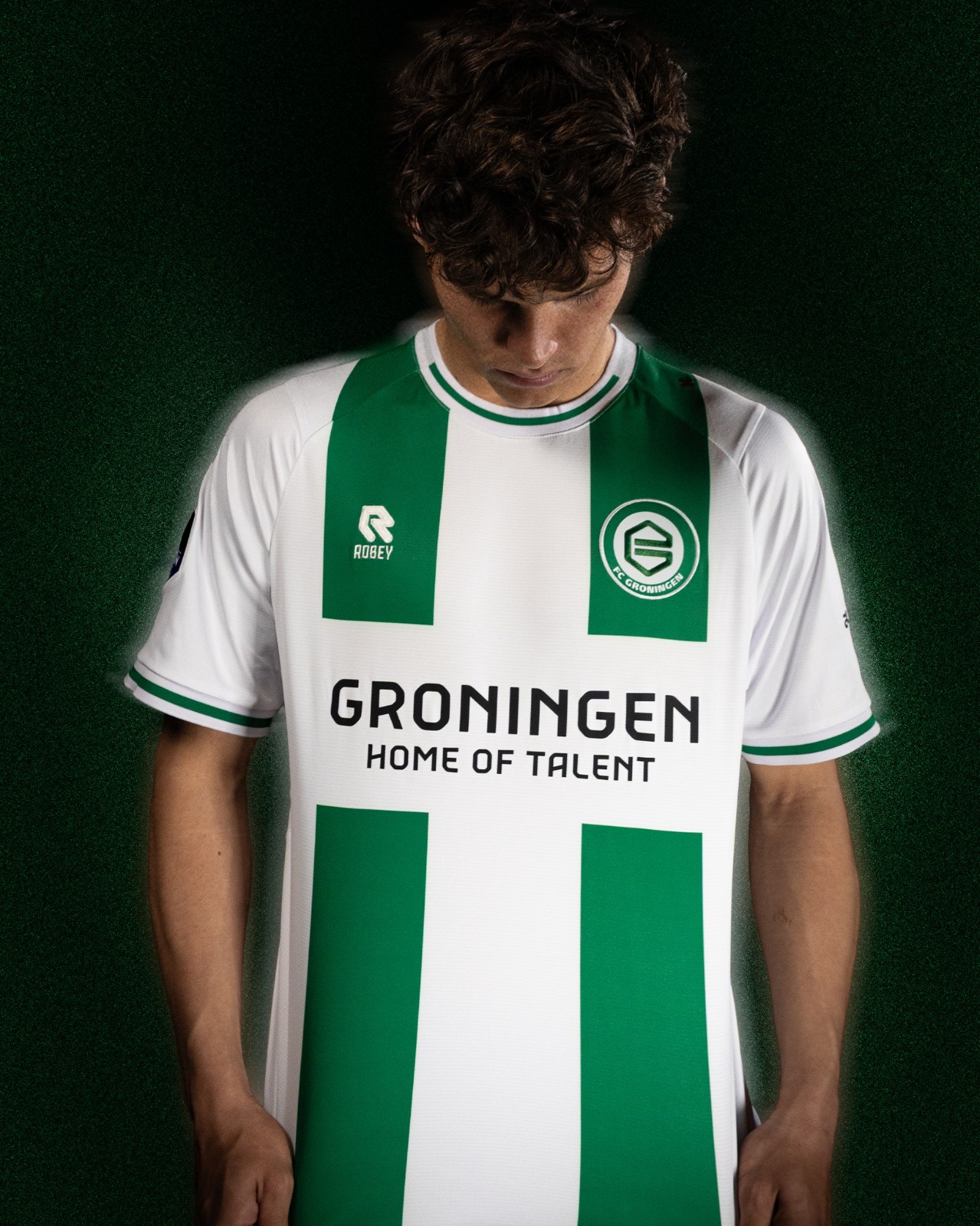 Maillots FC Groningen 2026-2027 hommage au G et au violet !