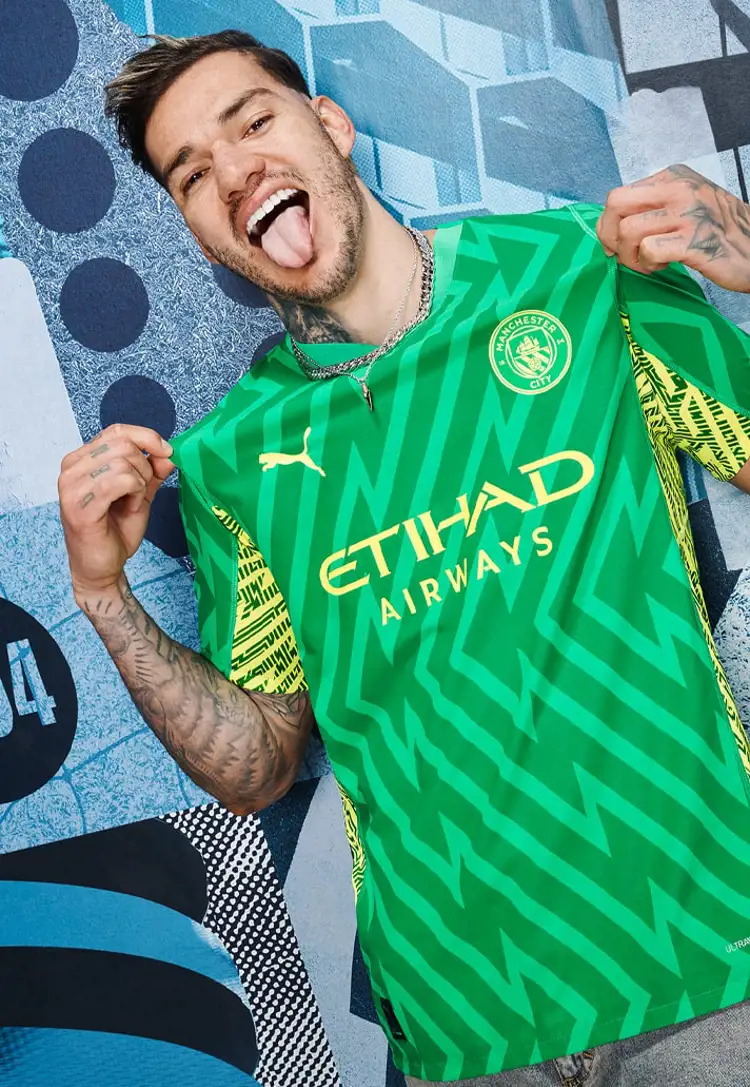 C'est le maillot des gardiens de Manchester City 2023-2024