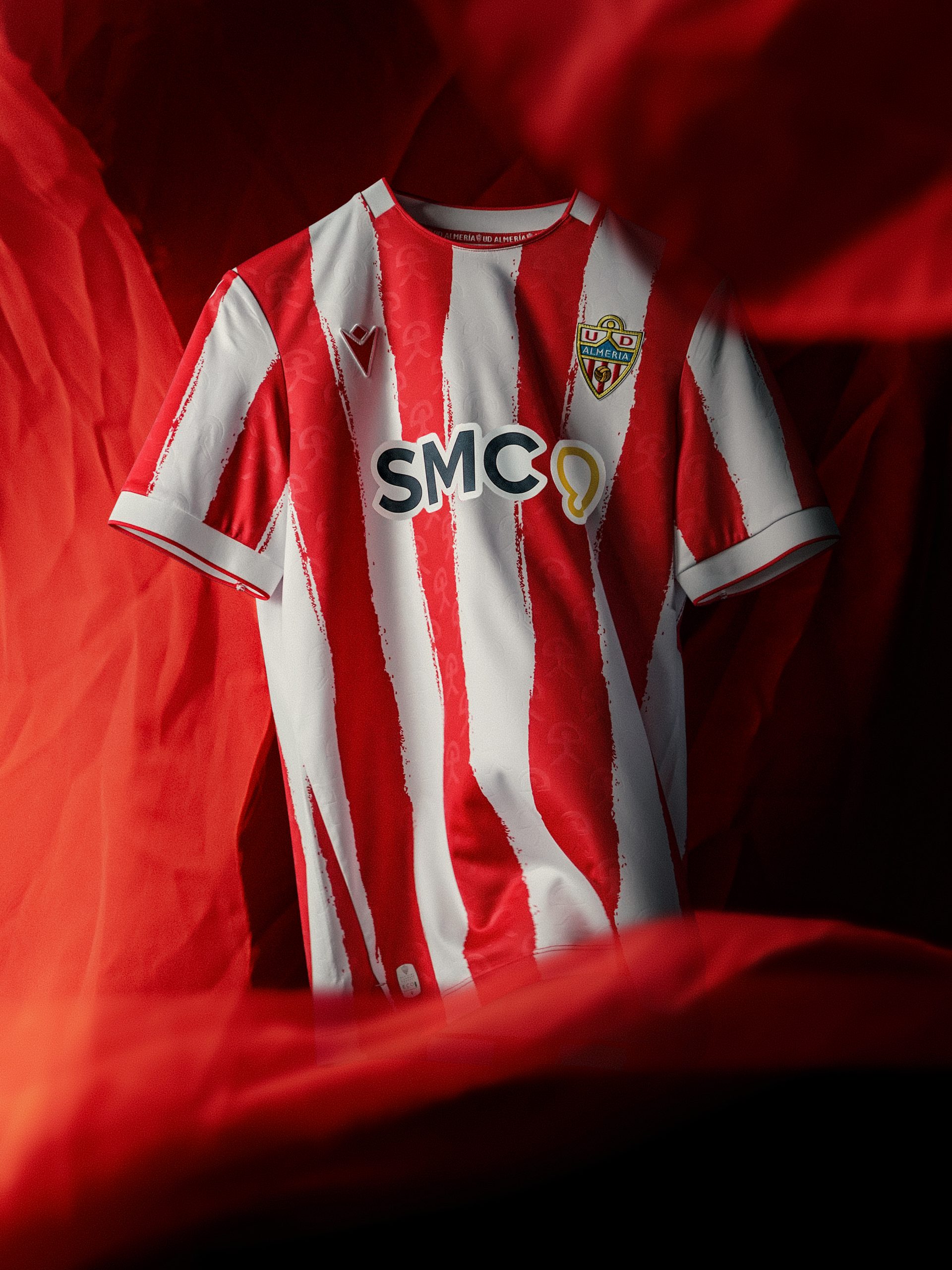 Maillots UD Almería 2026-2027 sous le signe du symbole Indalo