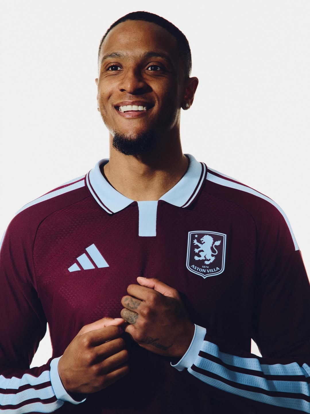 Maillot domicile Aston Villa 2026-2027 inspire du maillot des annees 60