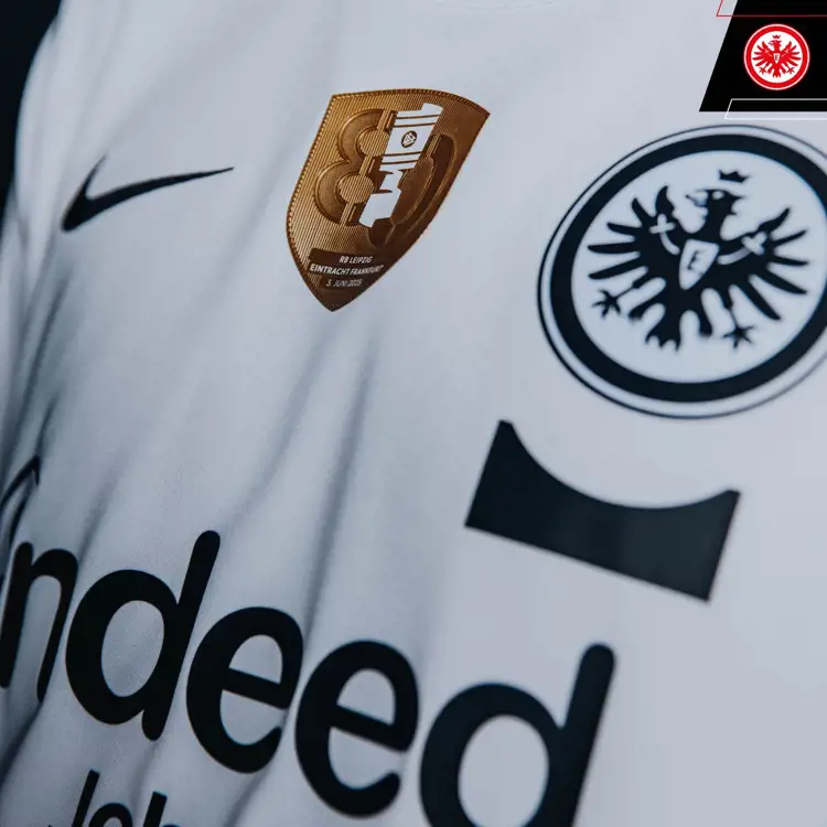 Voici le maillot de football Eintracht Frankfurt DFB Pokal Final 2023