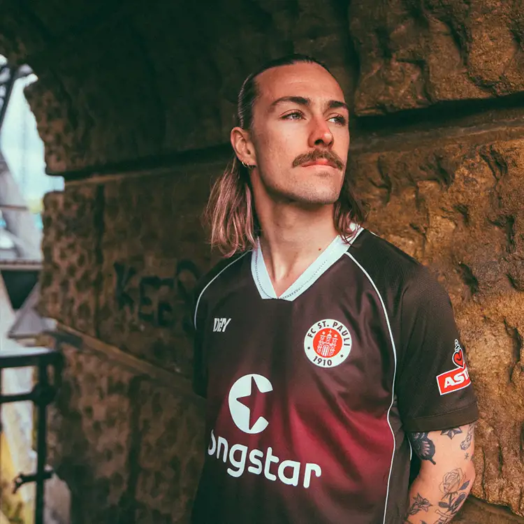 Maillots de football FC Sankt Pauli 2023-2024