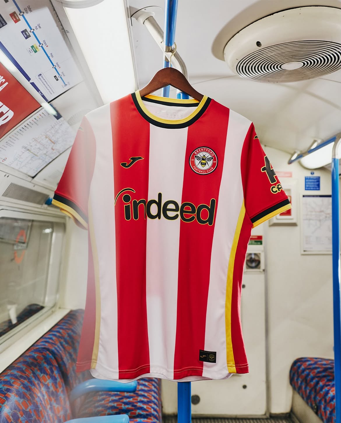 Maillot domicile de Brentford 2026-2028 signe Joma