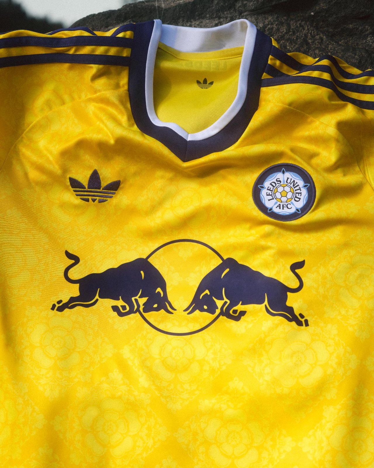 Le maillot extérieur de Leeds United 2026-2027 rend hommage à la rose du Yorkshire