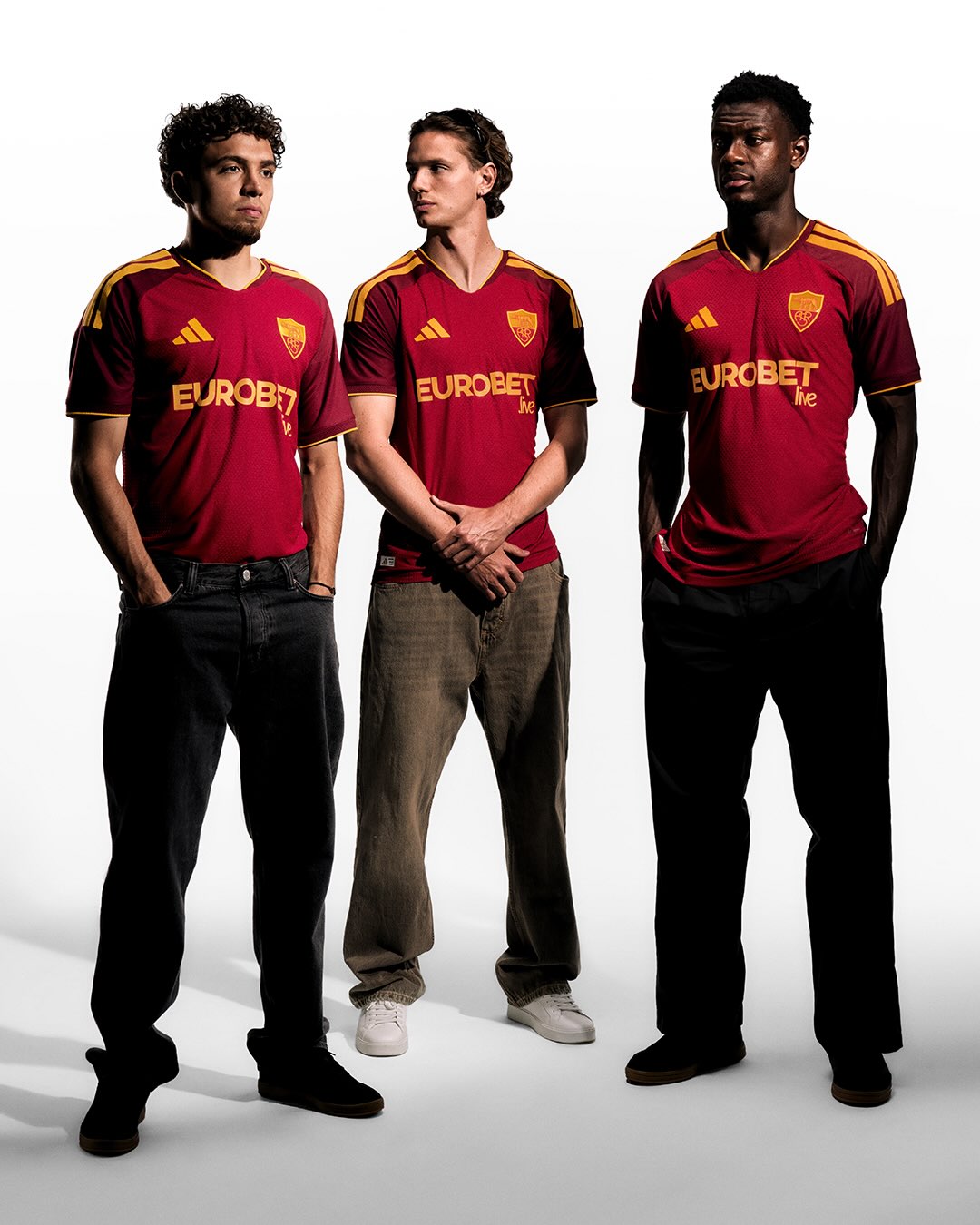 Le maillot domicile de l'AS Roma 2026-2027 respire l'ADN du club