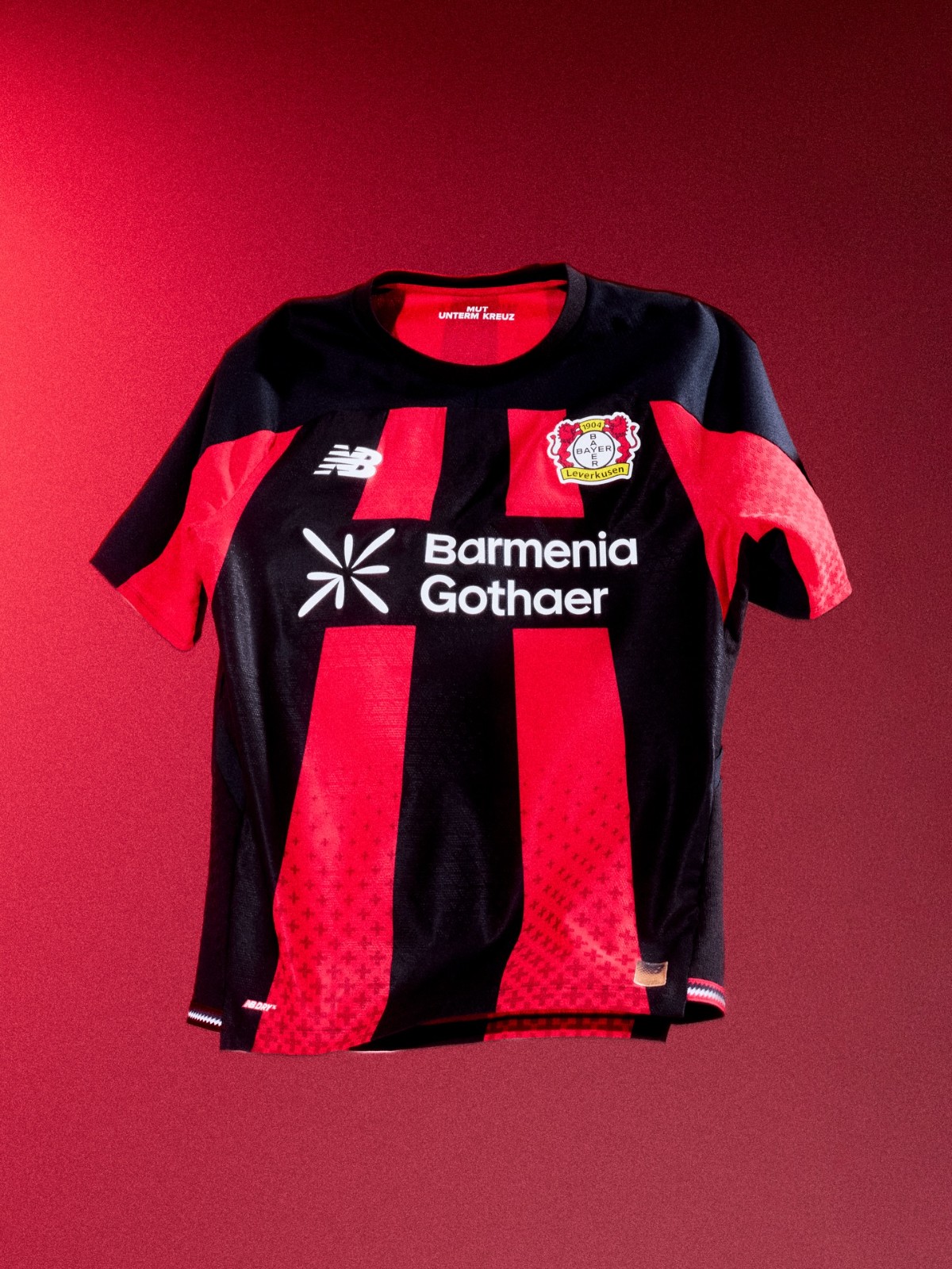 Les maillots du Bayer Leverkusen 2026-2027 inspirés de la BayArena et de la « City of Colours »